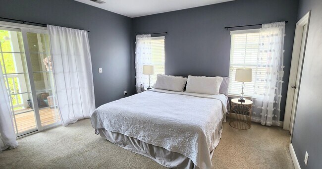 Building Photo - Lenox Village Apartment