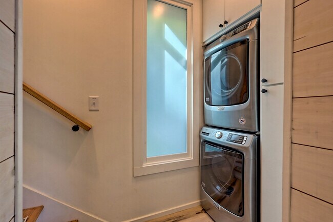 Building Photo - 122 Cannon St