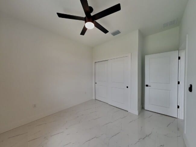 Building Photo - 2309 NE 39th St