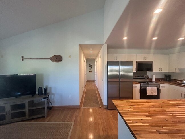 Building Photo - 46 Polohina Ln