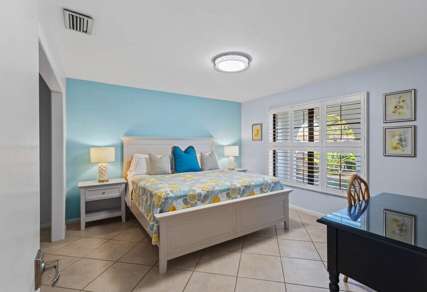 Building Photo - 669 107th Ave N