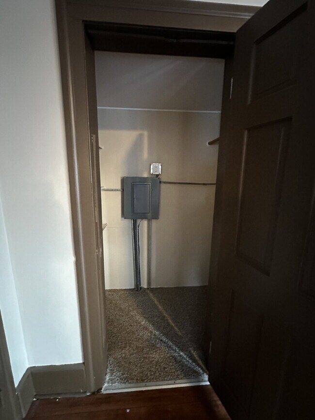 Building Photo - 124 N Washington St