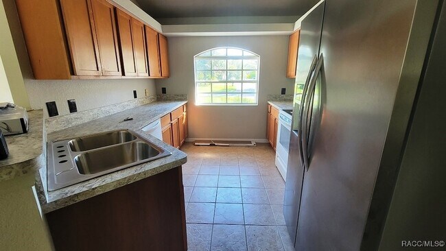 Building Photo - 1319 W Anson Pl