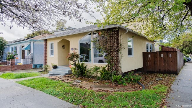 Building Photo - 2400 Bonar St