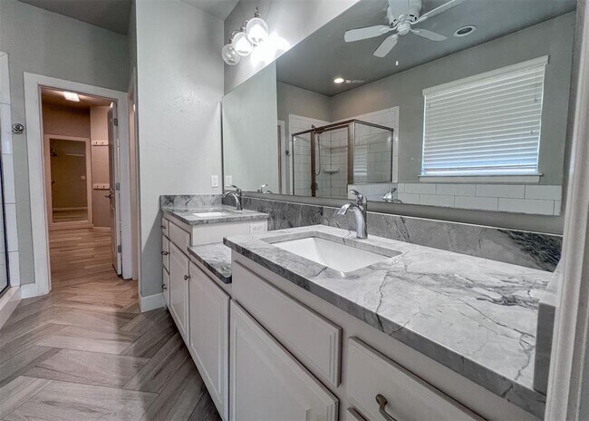 Building Photo - 13601 Cobblestone Curve Rd