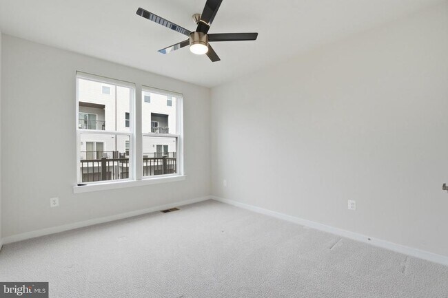 Building Photo - 44481 Wolfhound Sq