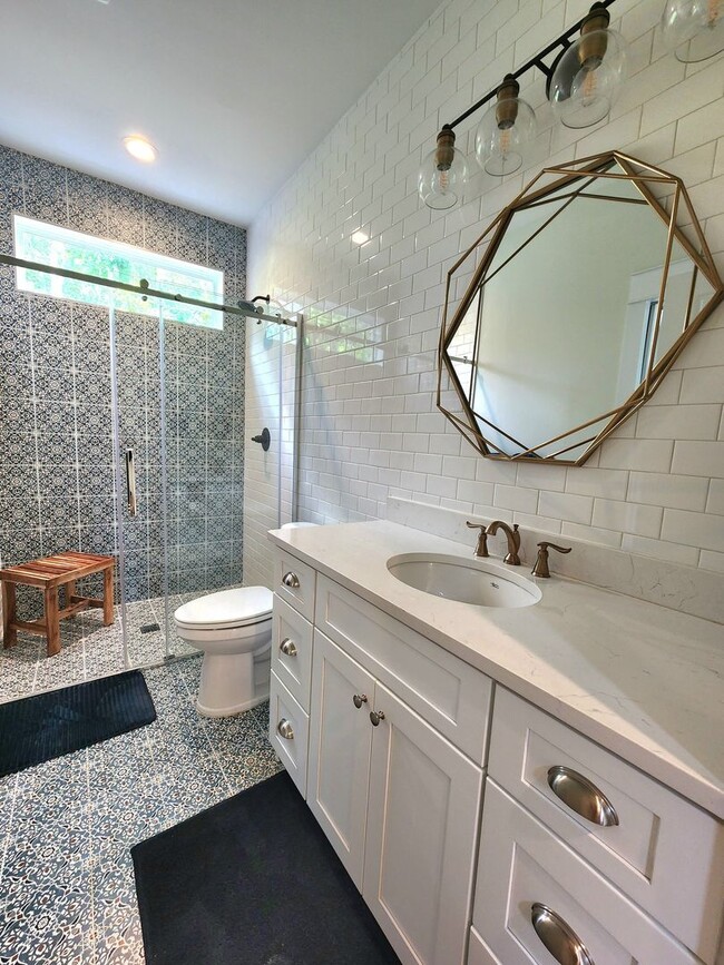 Building Photo - Perfect Blend of Comfort