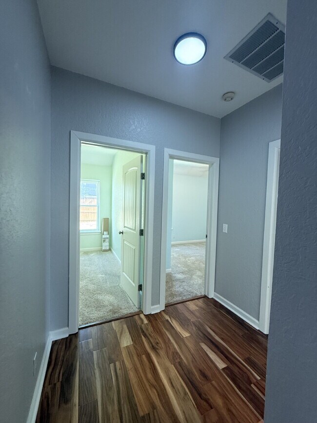 Building Photo - Corner-lot home in the desirable Cooper Creek