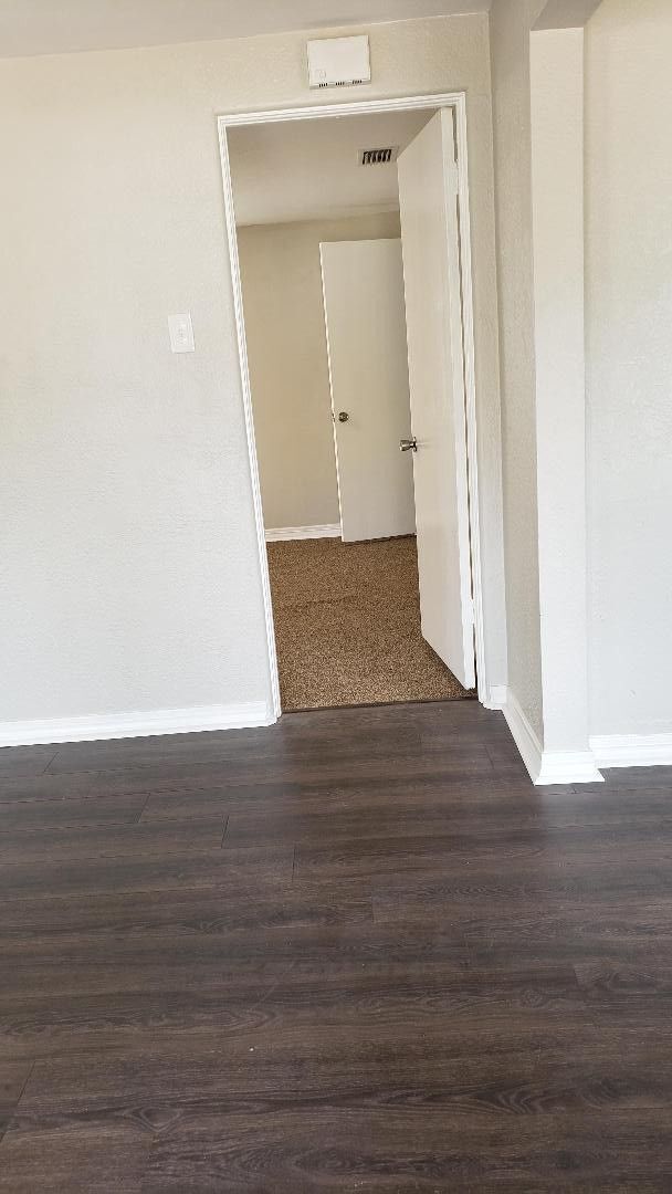 Building Photo - 1 Bed 1 Bath Remodeled Home | Pet Friendly | Washer Dryer Hook Ups | Section 8 Welcome