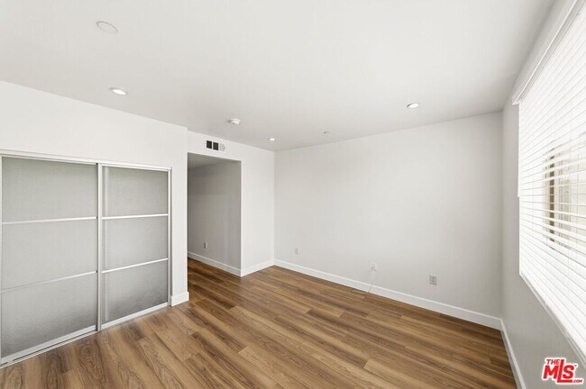 Building Photo - 11218 Camarillo St