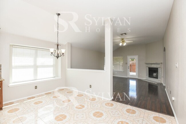 Building Photo - Carve Out a Great Life Here!