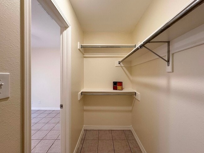 Building Photo - 304 Anthony Ln