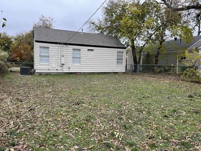 Building Photo - 4931 Pershing Ave