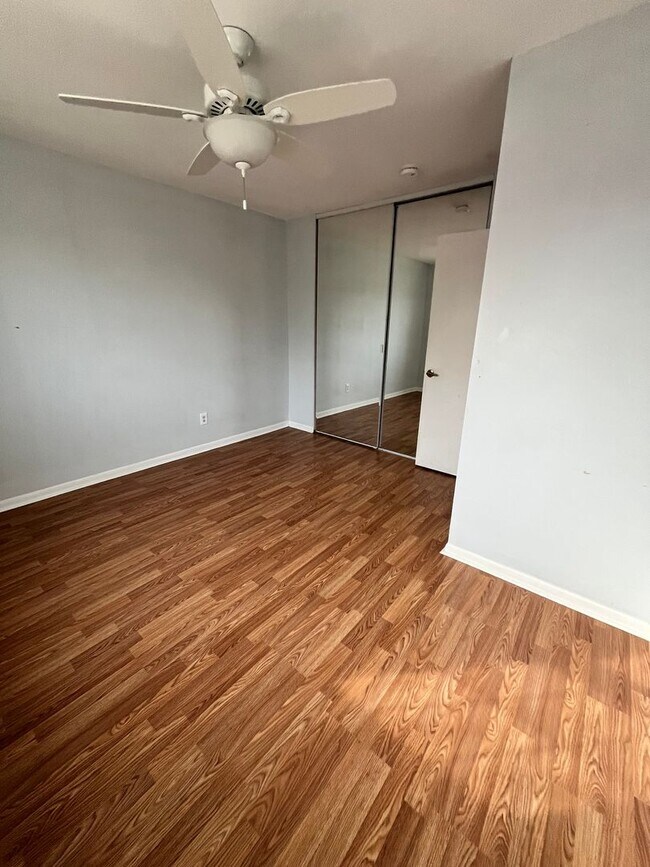 Building Photo - 2 Bd / 1.5 Bth Townhouse in Stover Mill