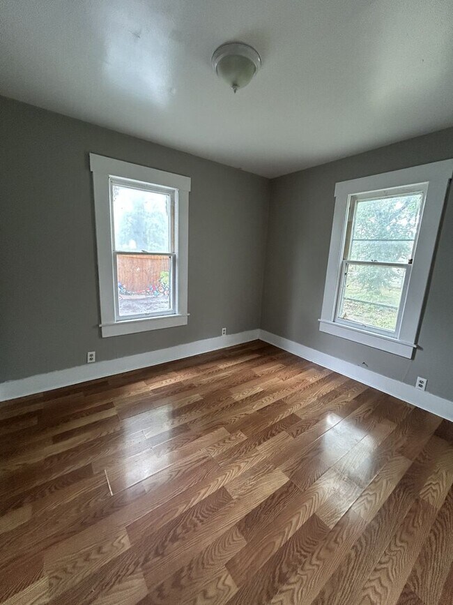 Building Photo - COMING SOON! Completely Remodeled 3 BR / 1 BA Single Family Home w/Huge Back Yard