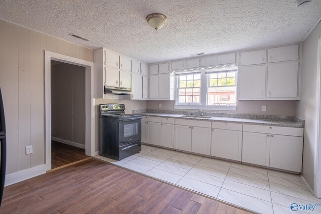 Building Photo - 2208 Old Gurley Pike