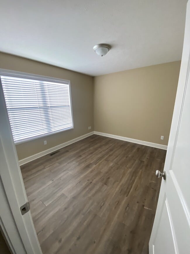 Building Photo - 328 Fairbanks Ave