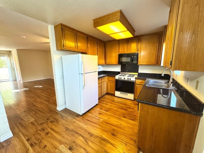 Building Photo - 12251 Moorpark St