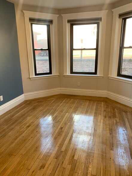 Building Photo - 107 Jersey St