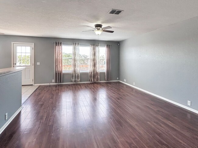 Building Photo - Spacious 4-Bedroom Home in Schertz/Cibolo ...