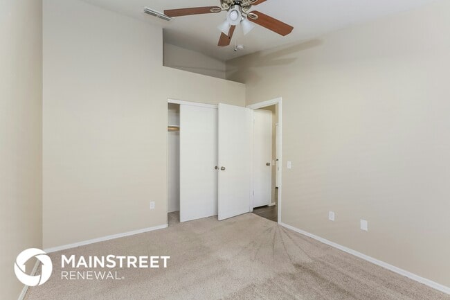 Building Photo - 10464 W Reade Ave