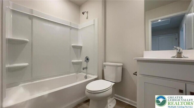 Building Photo - 1137 Martin Rd