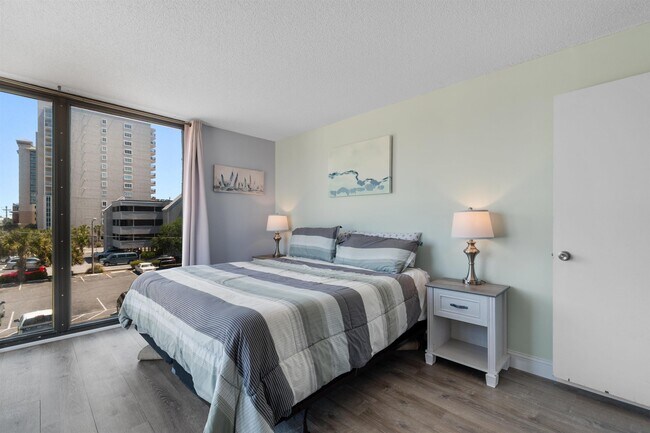 Building Photo - 1425 S Ocean Blvd
