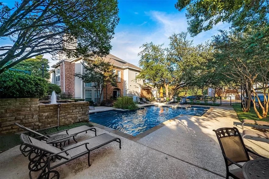 Building Photo - 14400 Montfort Dr