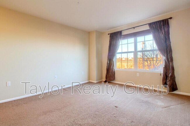 Building Photo - 14300 Waterside Ln
