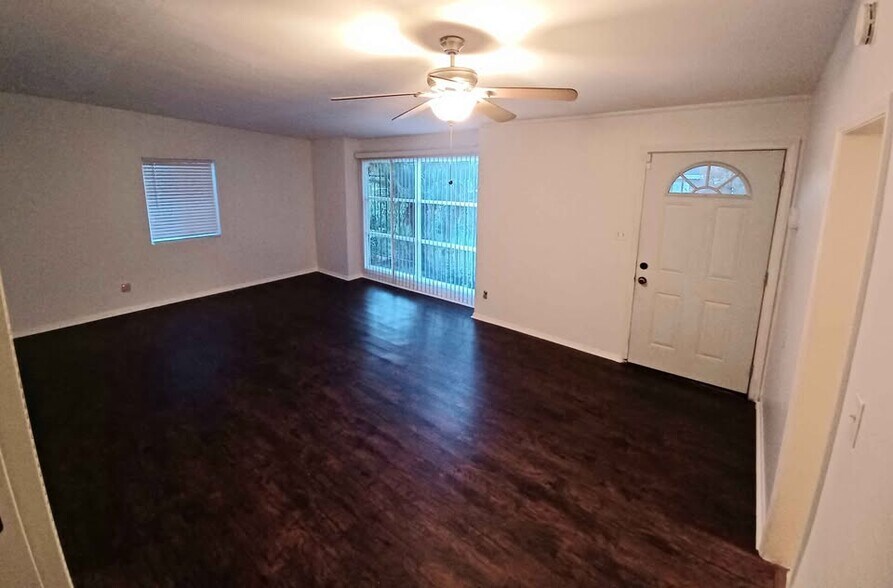 Building Photo - 751 Jewell Dr