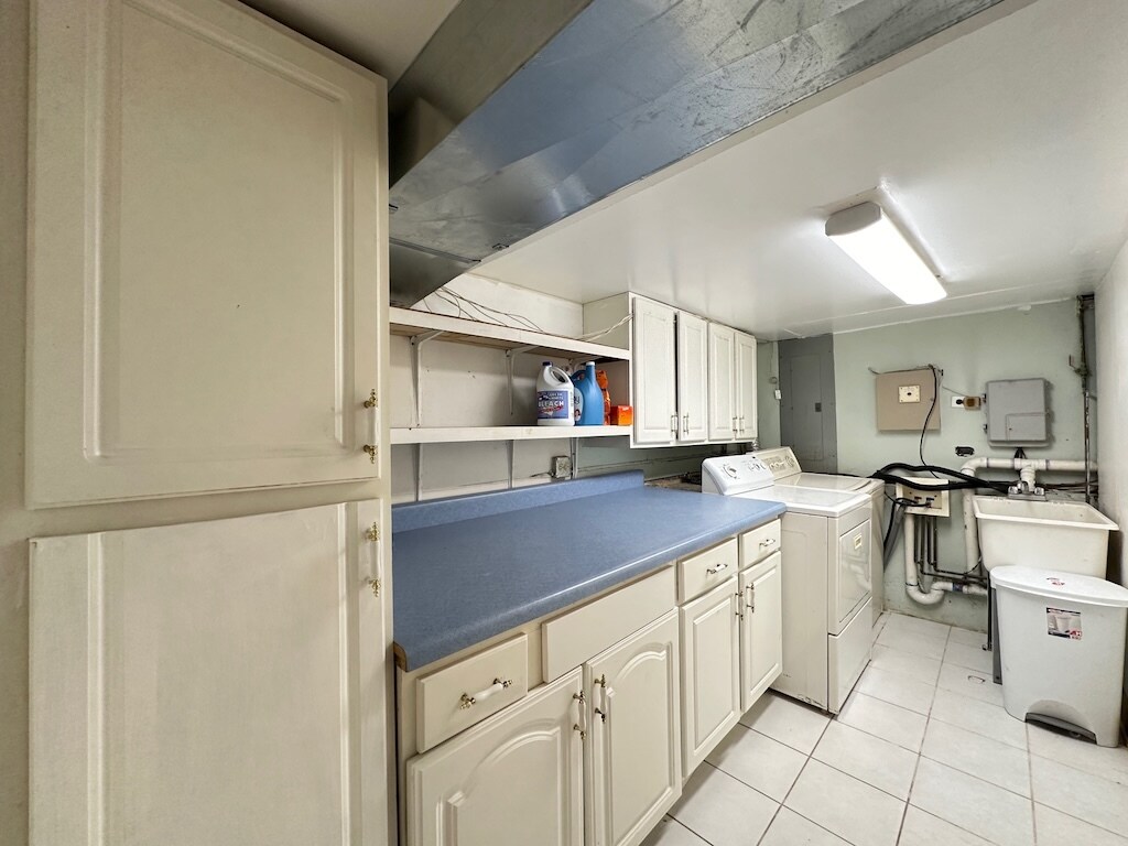Building Photo - 4142 N Maplewood Ave