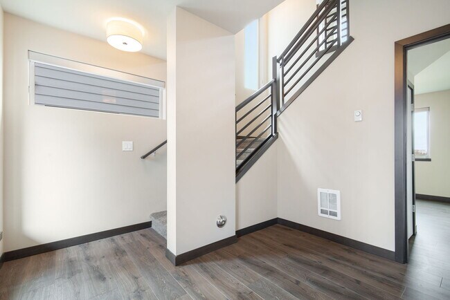 Building Photo - 17822 19th Ave W