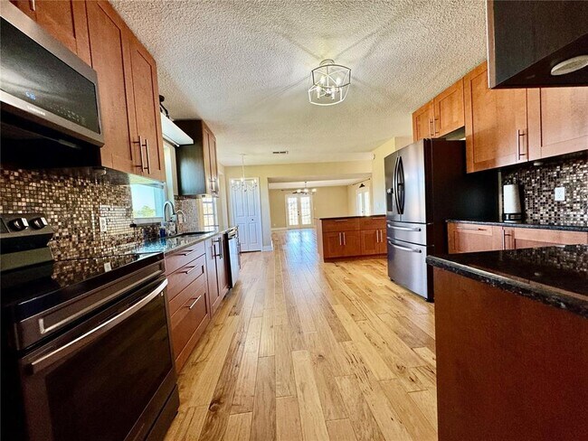 Building Photo - 3233 Hickory Tree Rd