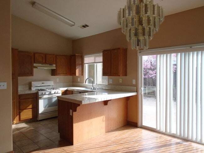 Building Photo - 7015 Rogue River Dr