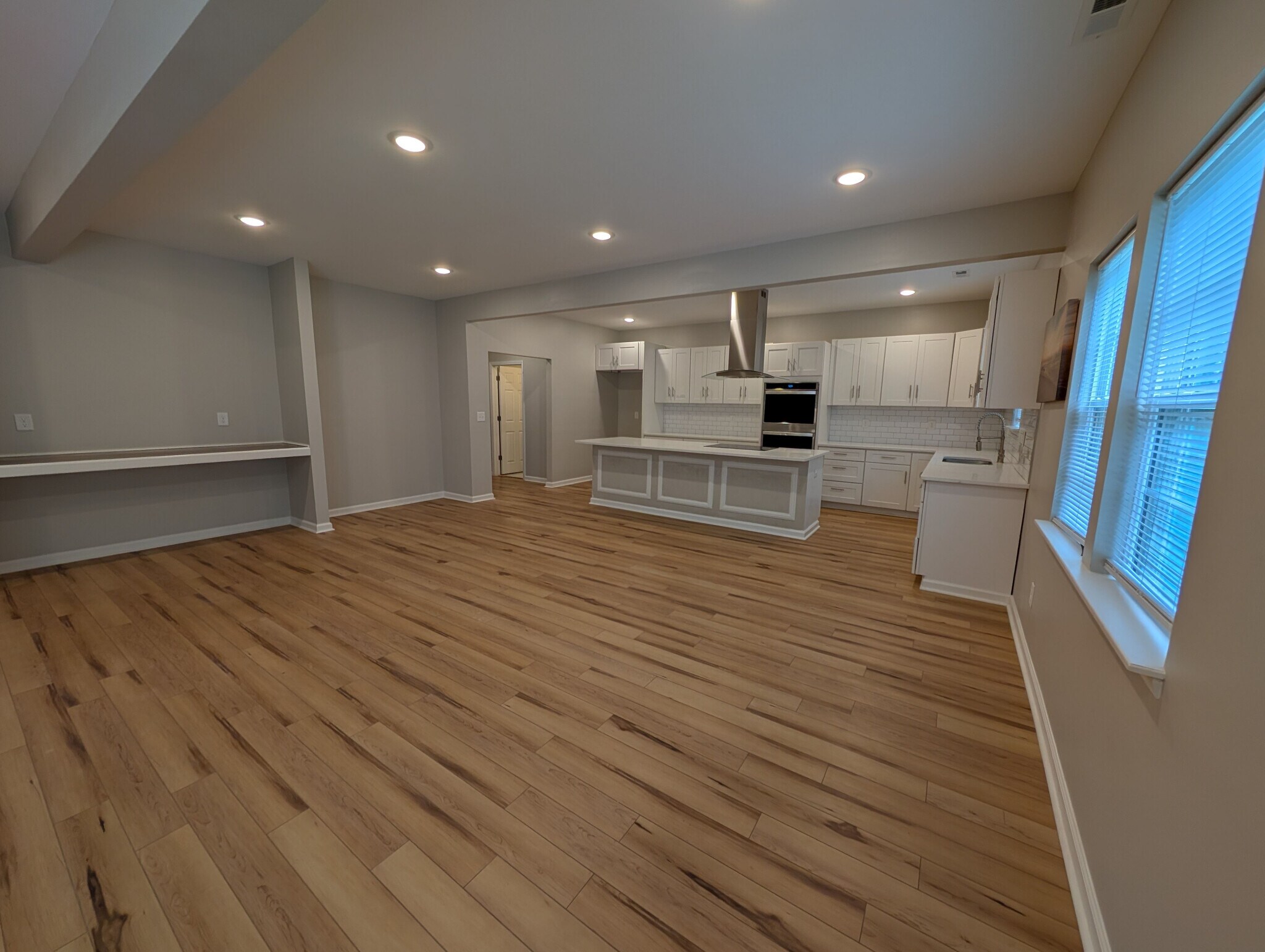 Building Photo - Room in House on Stone Mountain Dr