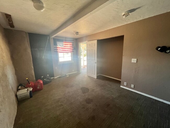 Building Photo - Stunning 3BR/3BA + Loft Home | 1,920 SqFt ...