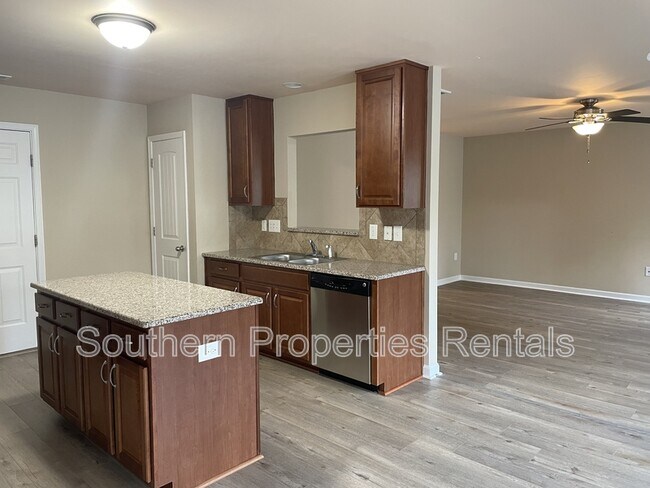 Building Photo - 42 Expedition Dr