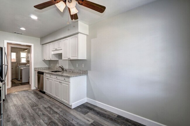 Building Photo - 5400-5402 Folsom Blvd