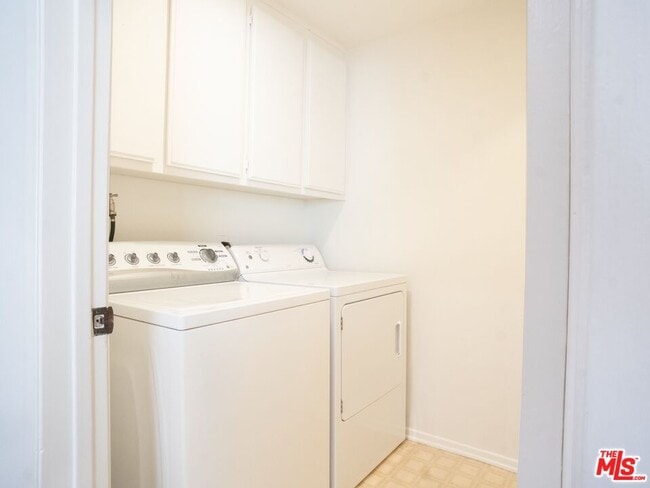 Building Photo - 1655 Selby Ave