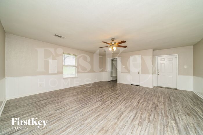 Building Photo - 204 E Lanett Dr