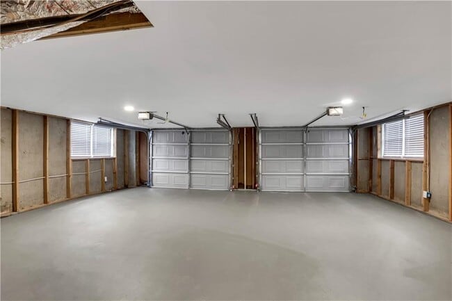 Building Photo - 4952 Pebblebrook Dr