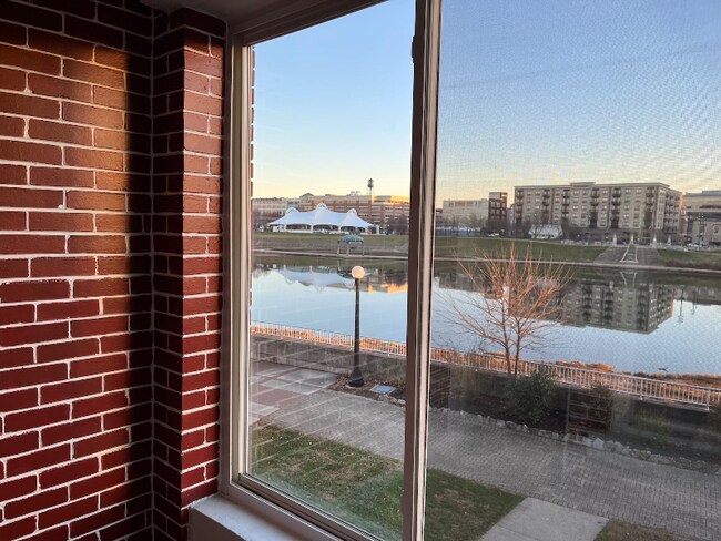 Building Photo - 11 Linwood St