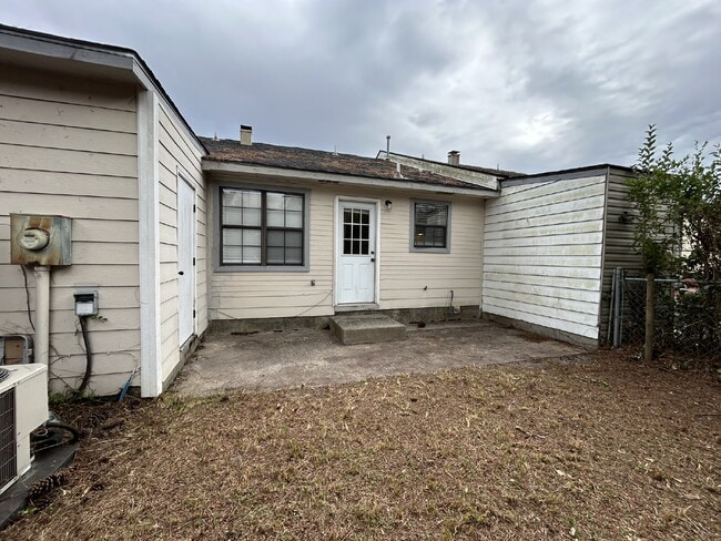 Building Photo - Apartment for Rent