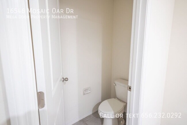 Building Photo - 16546 Mosaic Oar Dr