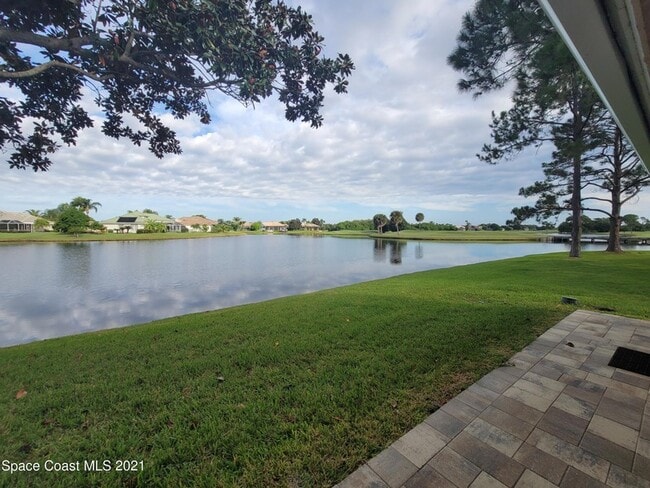 Building Photo - 912 Ridge Lake Dr