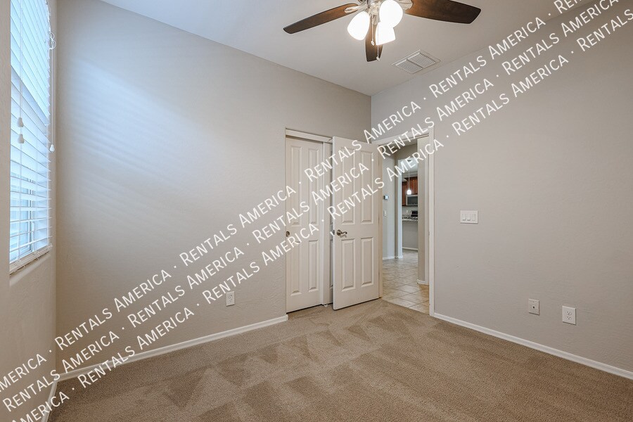 Building Photo - 41587 W Anne Ln