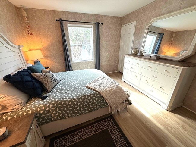 Building Photo - 292 Majorca Rd