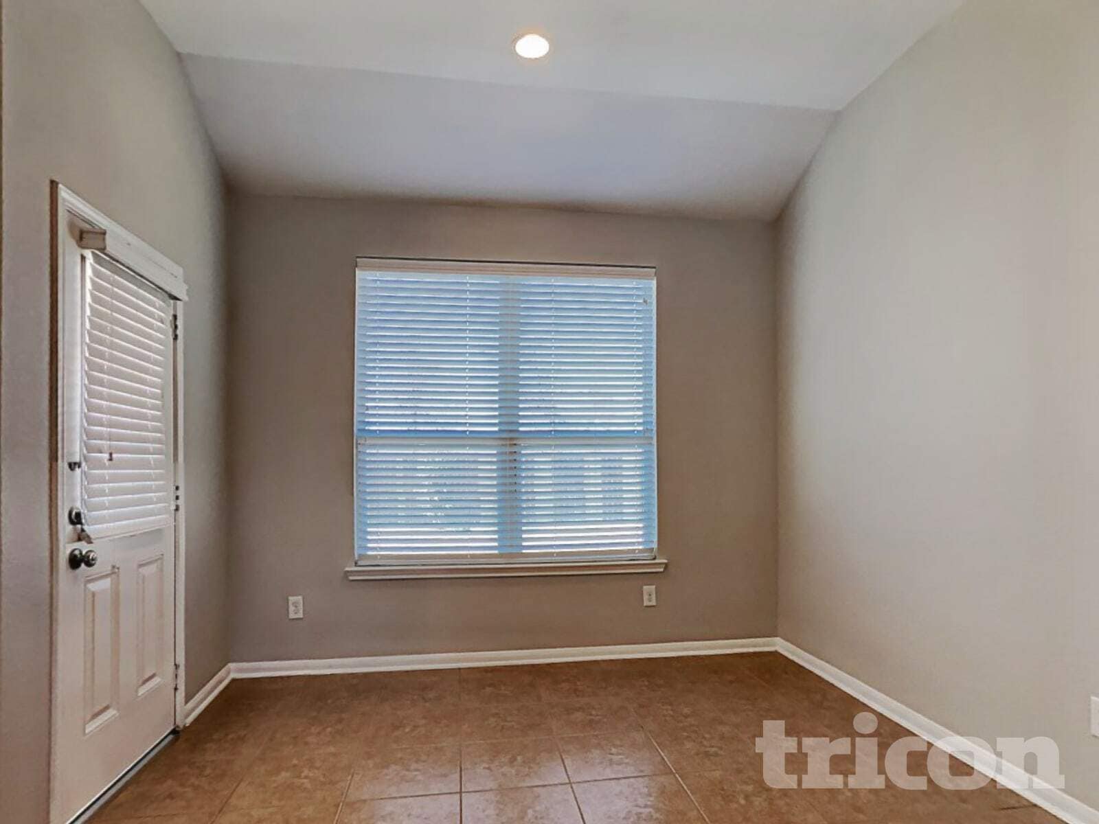 Building Photo - 410 Heatherton Hill Dr