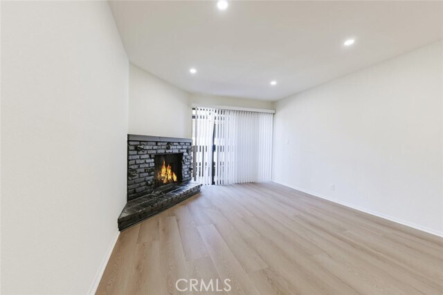 Building Photo - 465 Ivy St