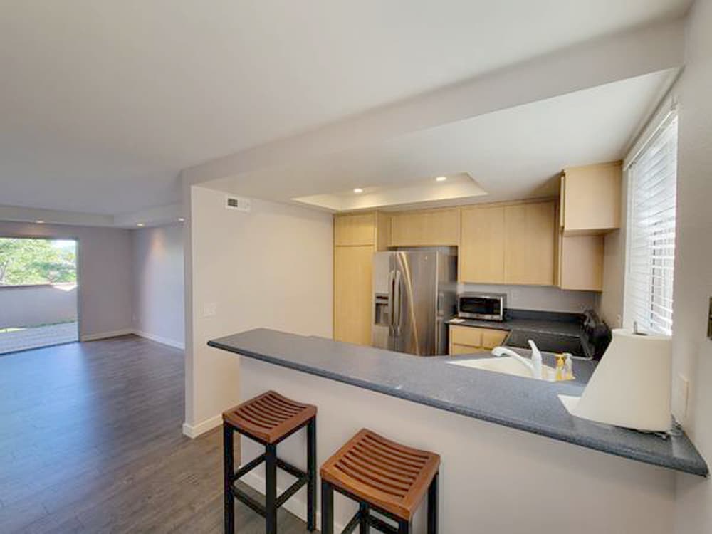 Open kitchen - 6530 College Grove Dr